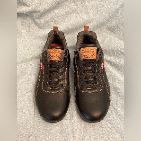 EUC Levis Sylmar Burnish Black Sneaker Comfort Size 13 - Picture 1 of 6